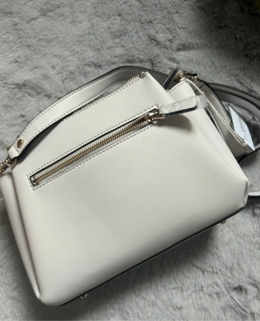 👜 Guess schoudertas – Ecru / Crème – Nieuw met etiket 👜 – photo 4